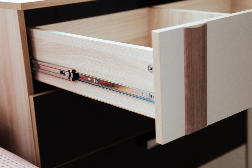 Волкер Комод М06